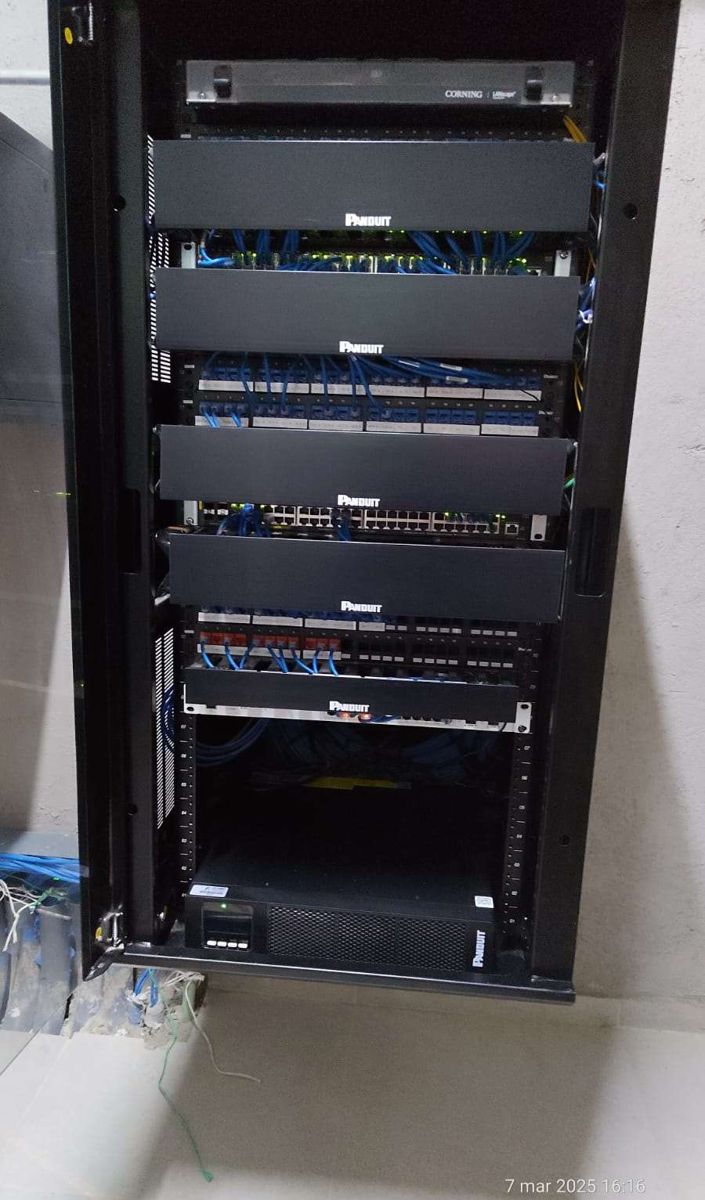 Gabinete de telecomunicaciones