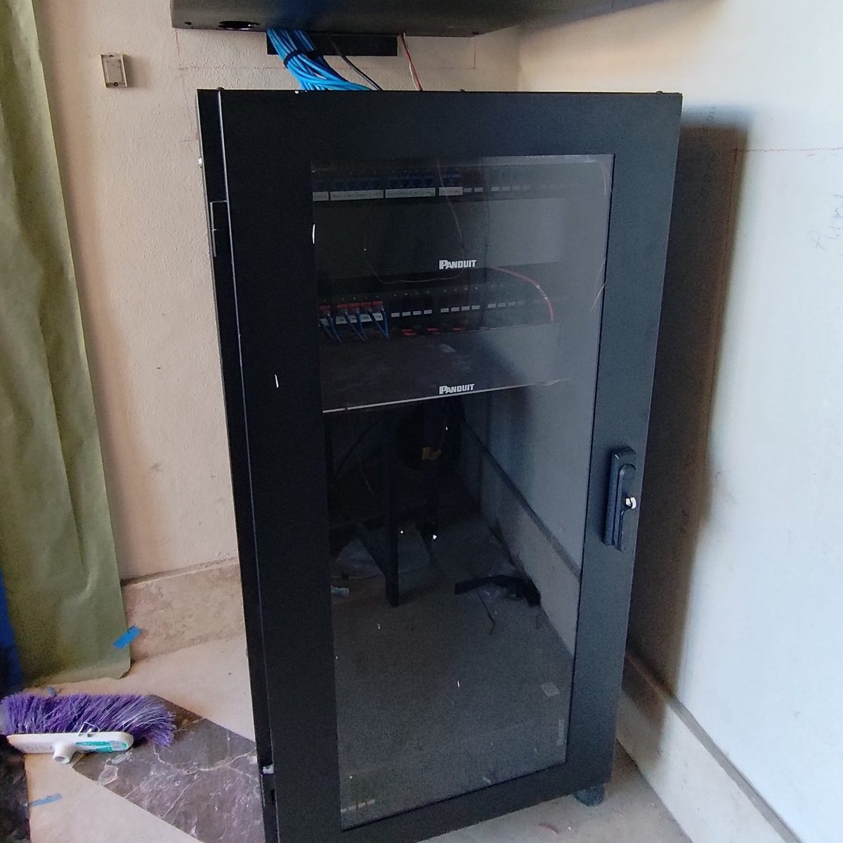 Gabinetes de telecomunicaciones Panduit